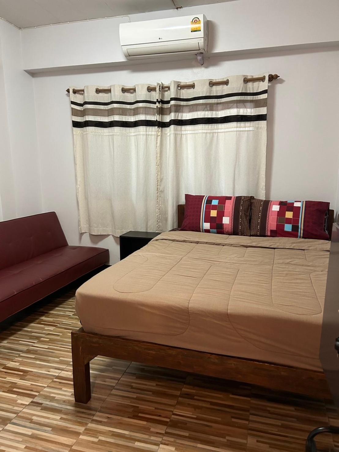 Chiangmai Hometel Chiang Mai Buitenkant foto