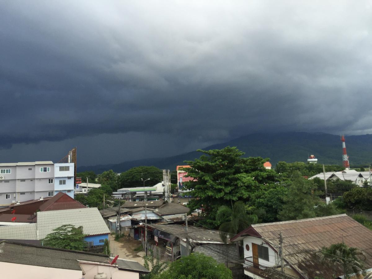 Chiangmai Hometel Chiang Mai Buitenkant foto